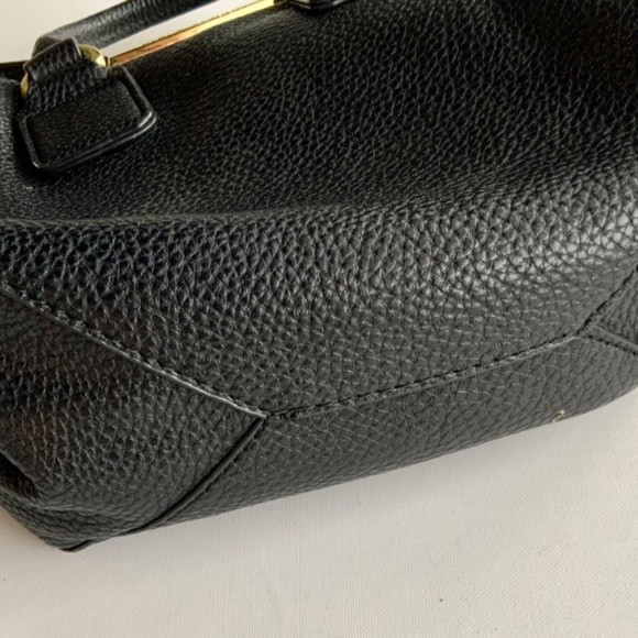 Steve Madden Bags Steve Madden Bmaggie Crossbody Black Purse Handbag With Gold Chain Accents